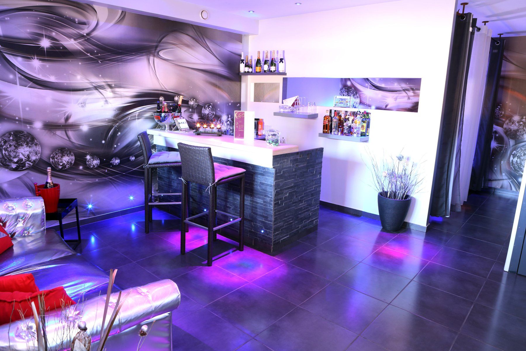 Le CRYSTAL champagne bar Hôtesses Sombreffe - Gembloux - Namur - Charleroi