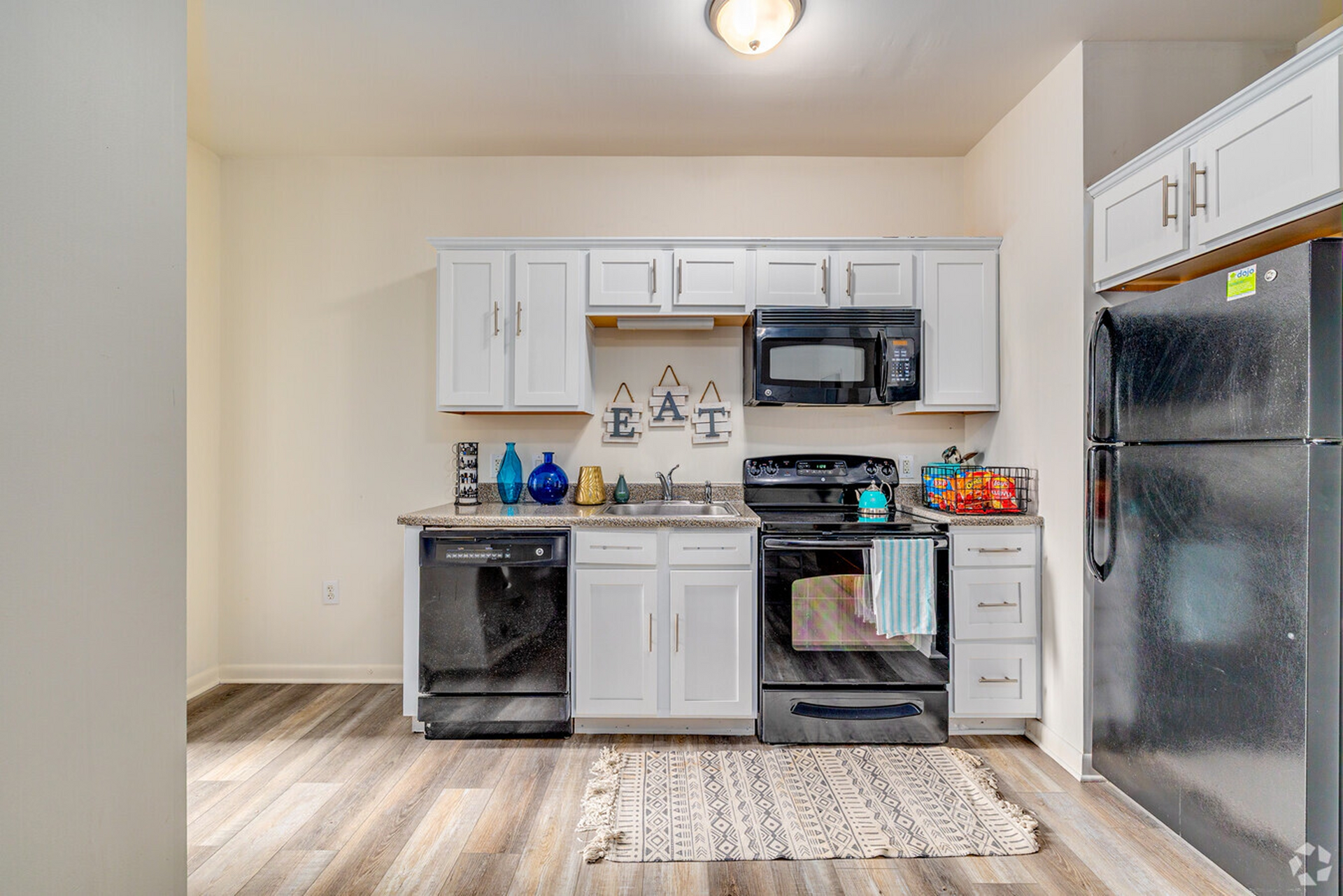 Full kitchen with appliances at Temple Crossing
