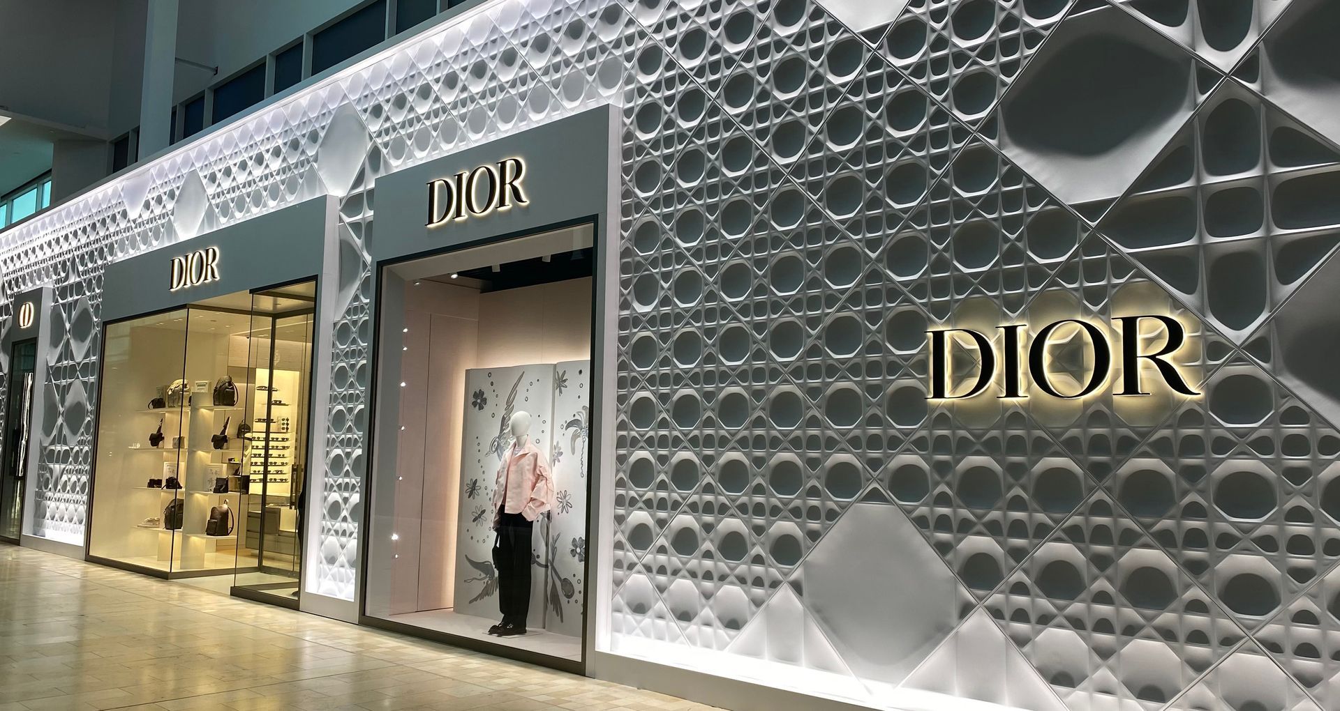 Montreal millwork installation