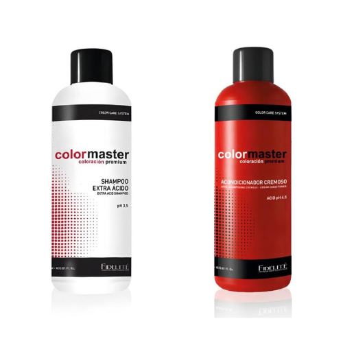 Dos botellas de productos para el cabello Colormaster sobre un fondo blanco