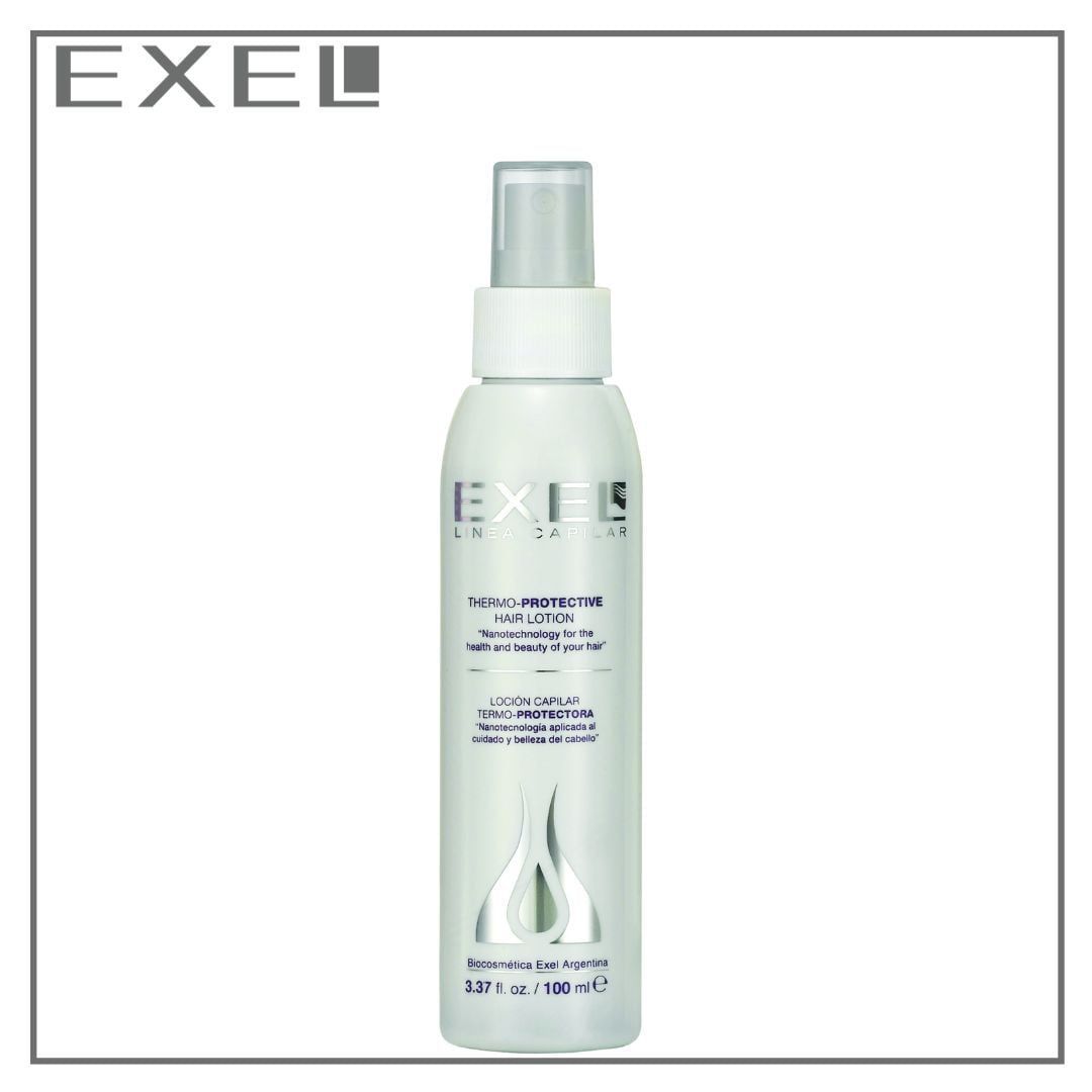 Una botella de spray para el cabello Exel sobre un fondo blanco.