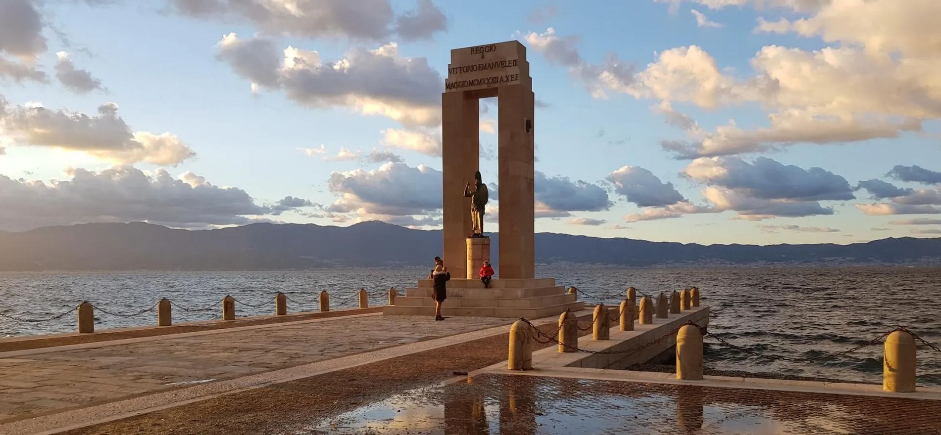 Monumento sul mare a Reggio Calabria