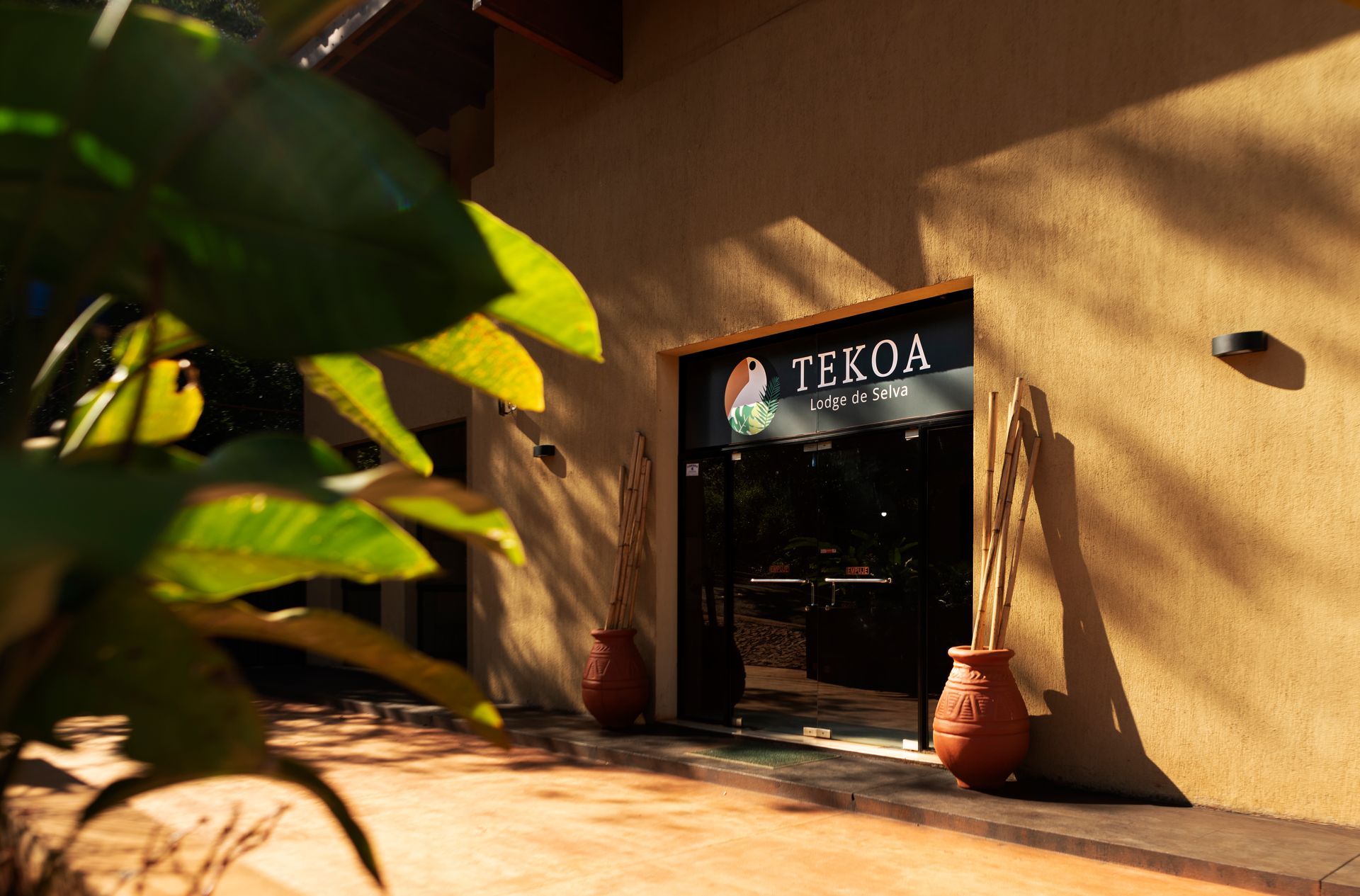 A building with a sign that says teroa on it