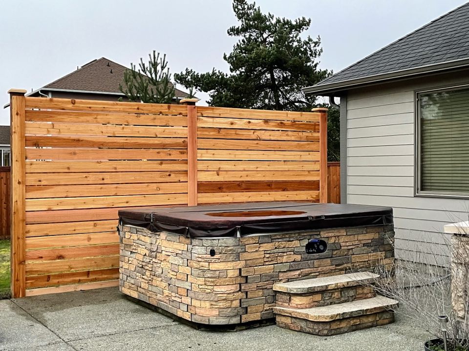 horizontal style cedar fence