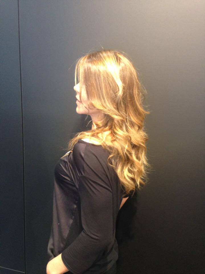 capelli biondi con colpi di luce