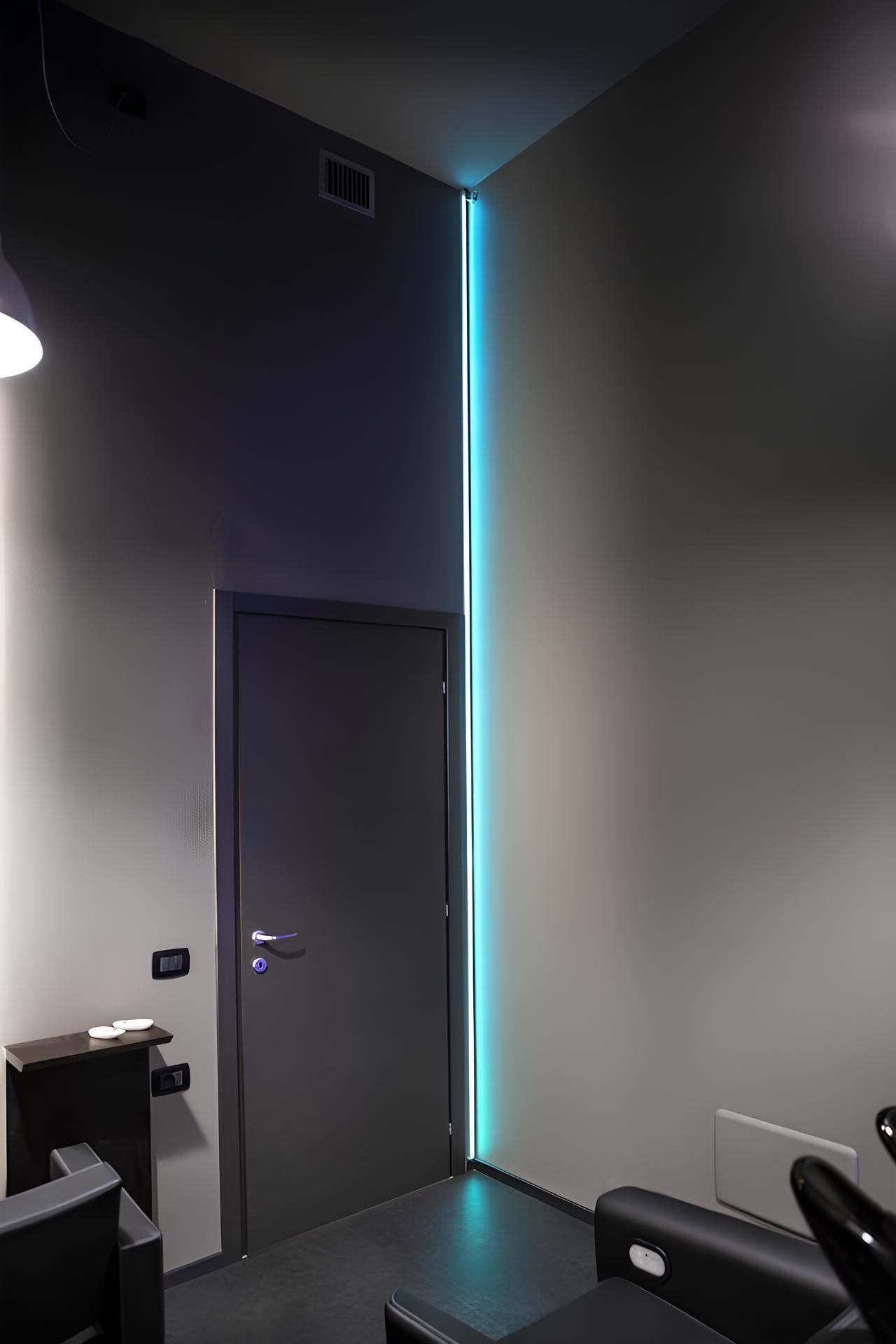 interno salone di parrucchiere per uomo a Verona