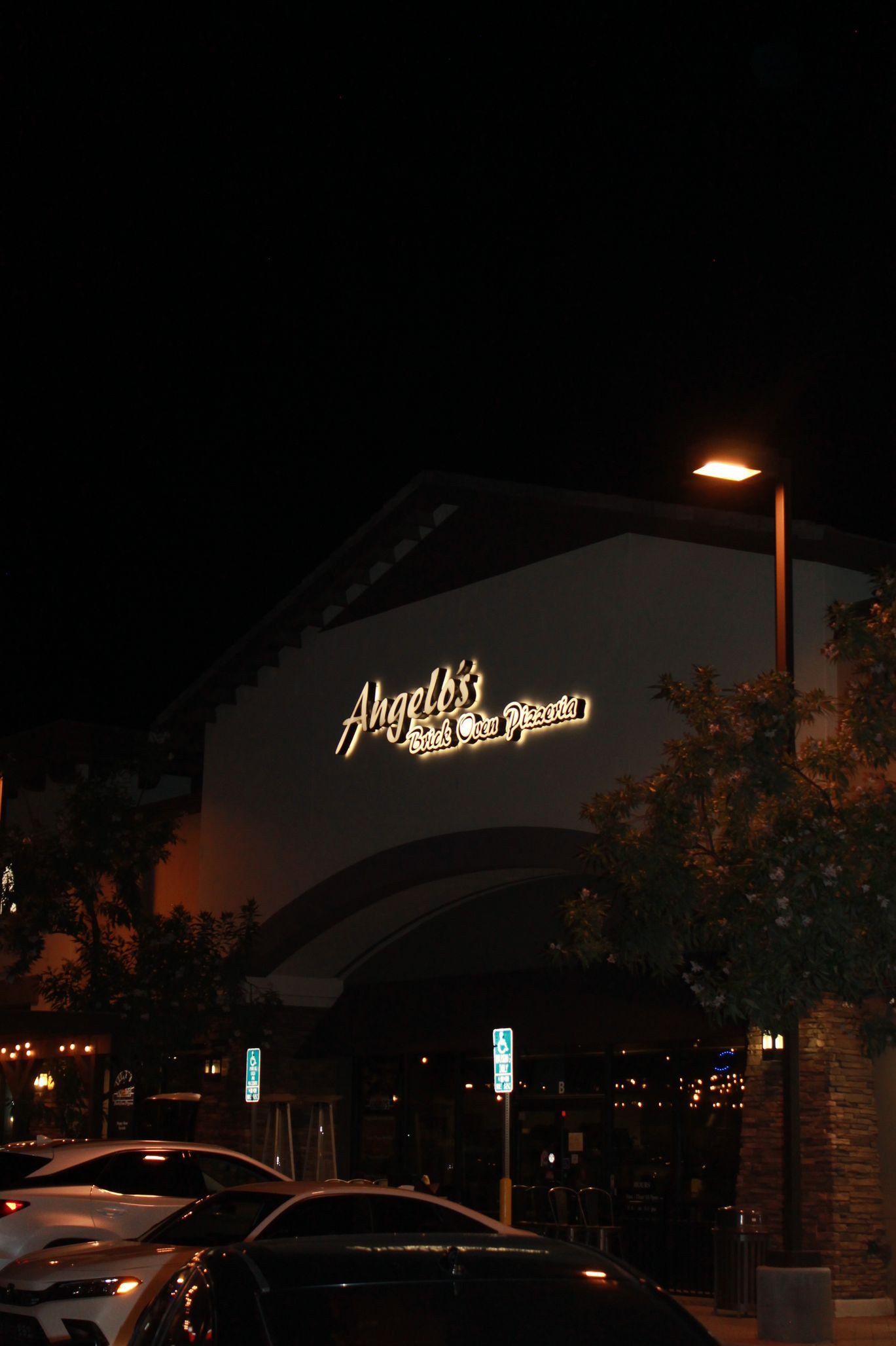 angelo's brick oven pizzeria storefront in wildomar california