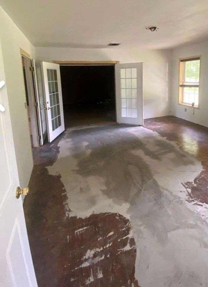 Before Renovation on a room - Gainesville, TX - Morris Painting & Renovation