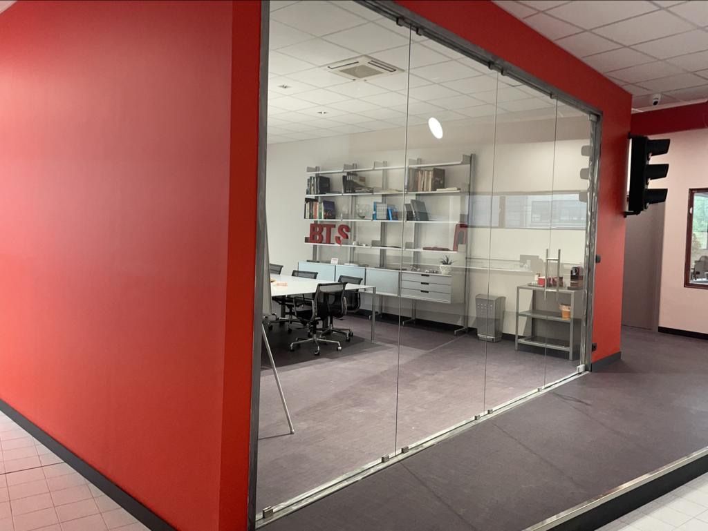 arredamento per negozi