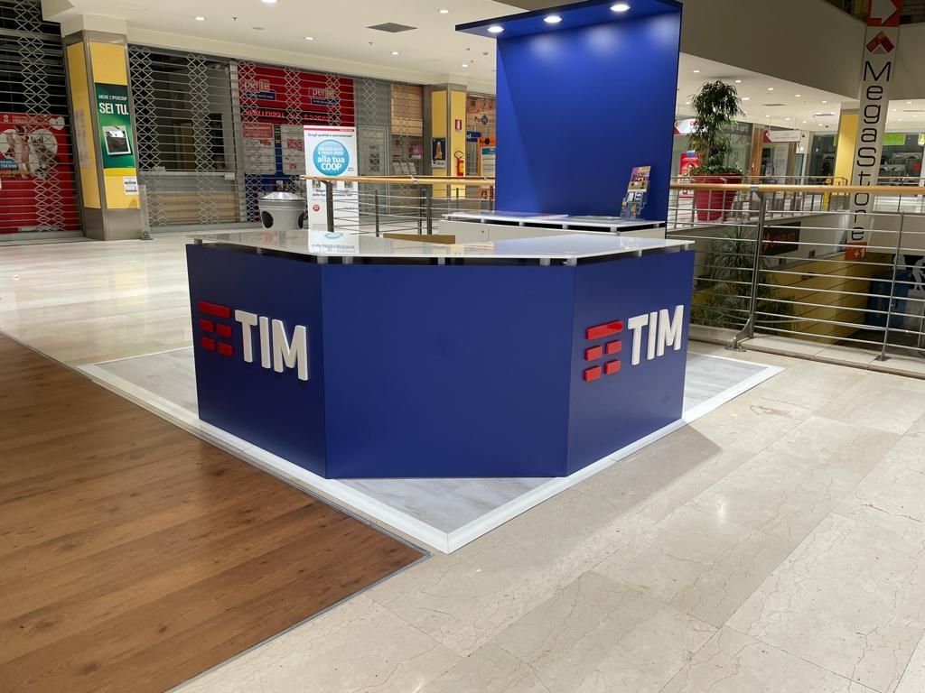 stand per negozio della tim