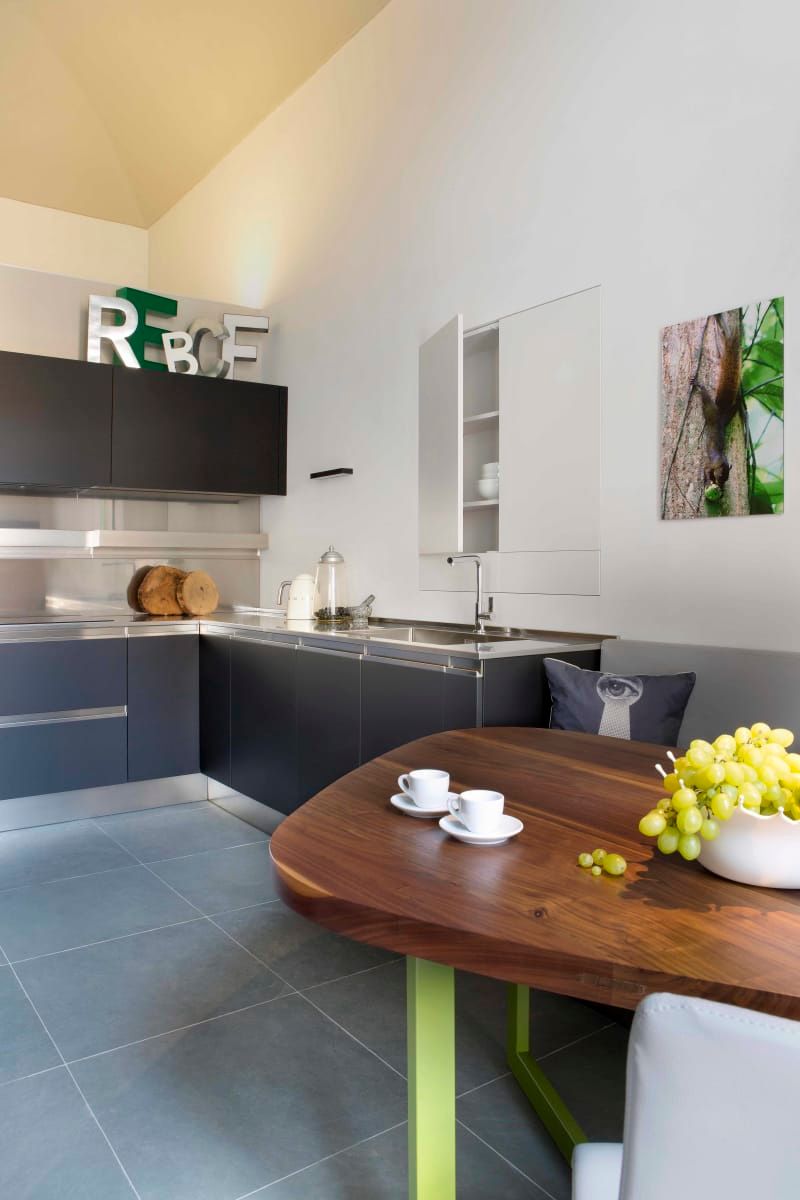 stampa appesa a una parete