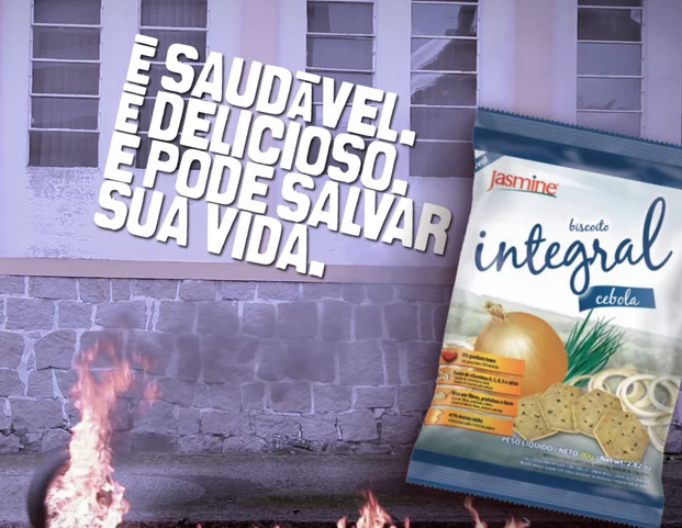 Um saco de batatas fritas que diz integral