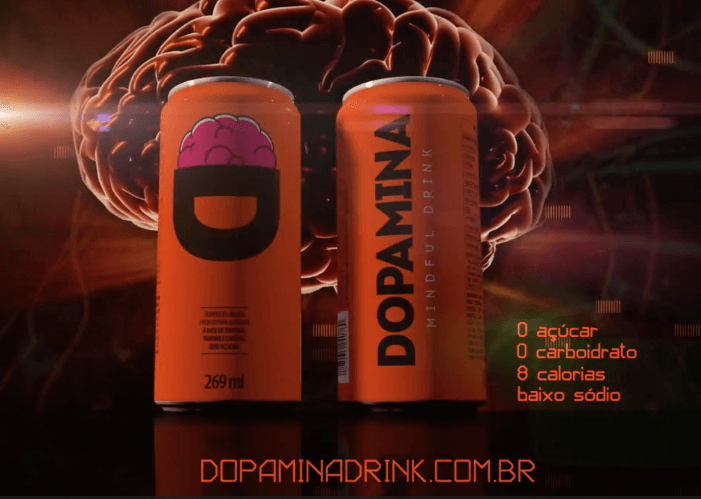 Duas latas de bebida de dopamina com um cérebro ao fundo