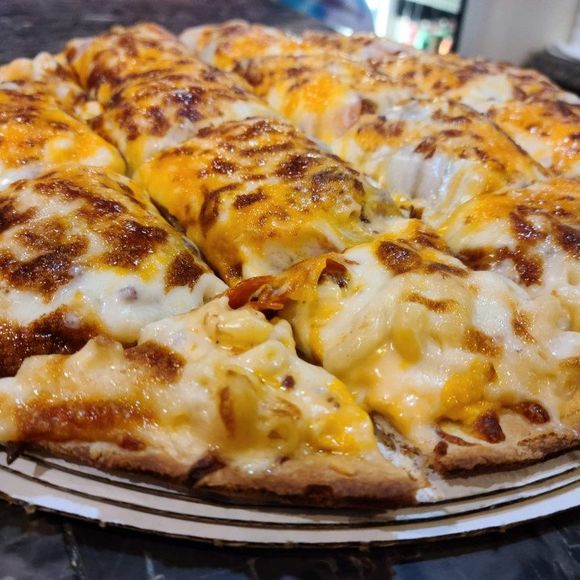 garlic cheese pizza