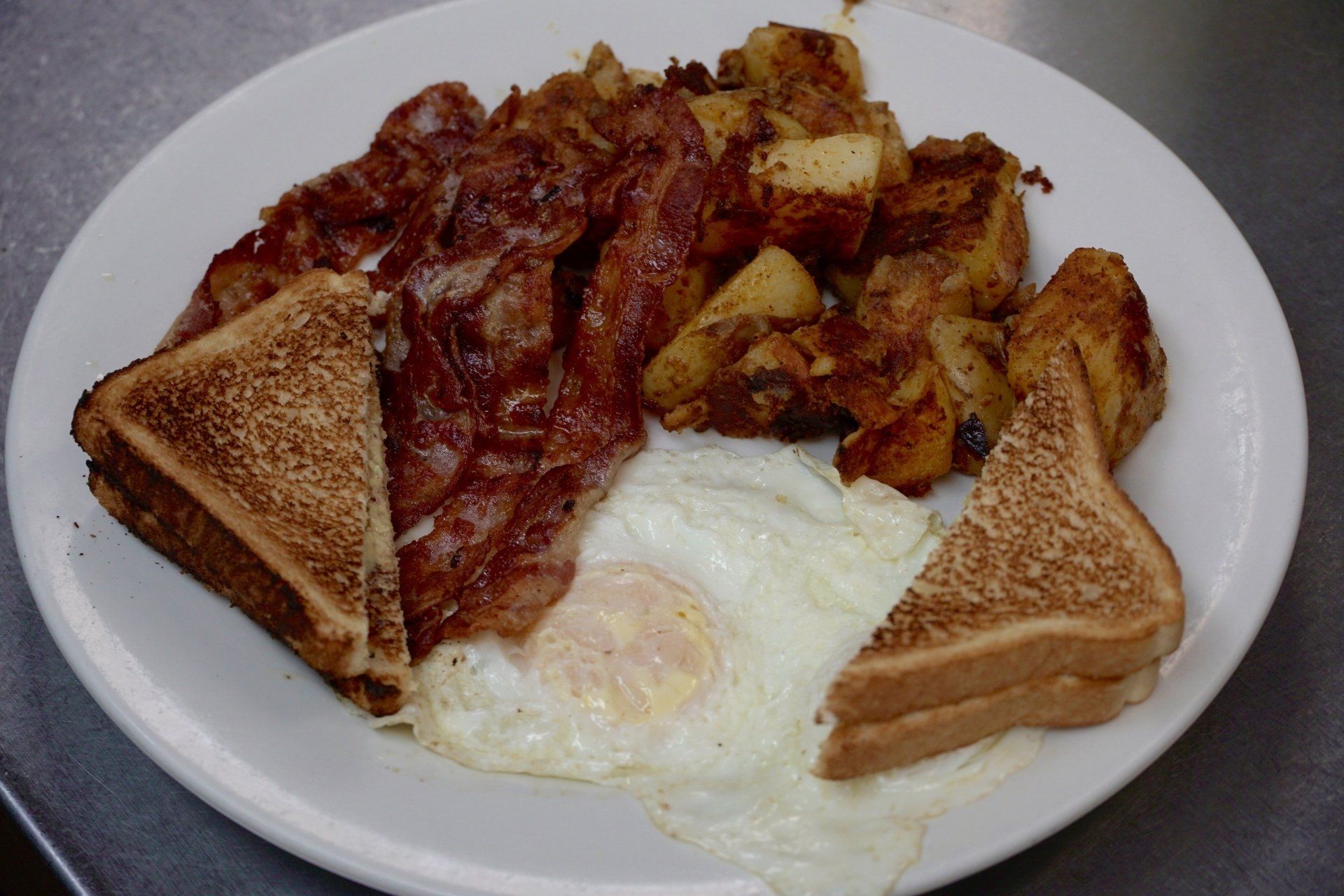 Little George's Restaurant Eggs, Bacon and Homefries