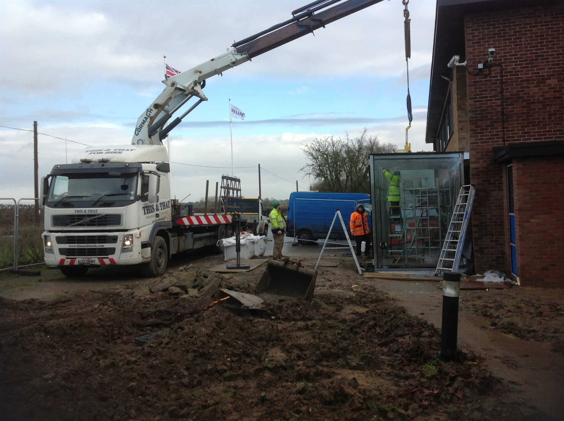 lorry crane and worklift used for new build