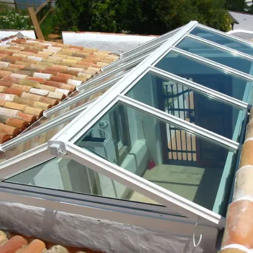 montaje de lucernarios y tragaluces en torrejon de velasco, madrid