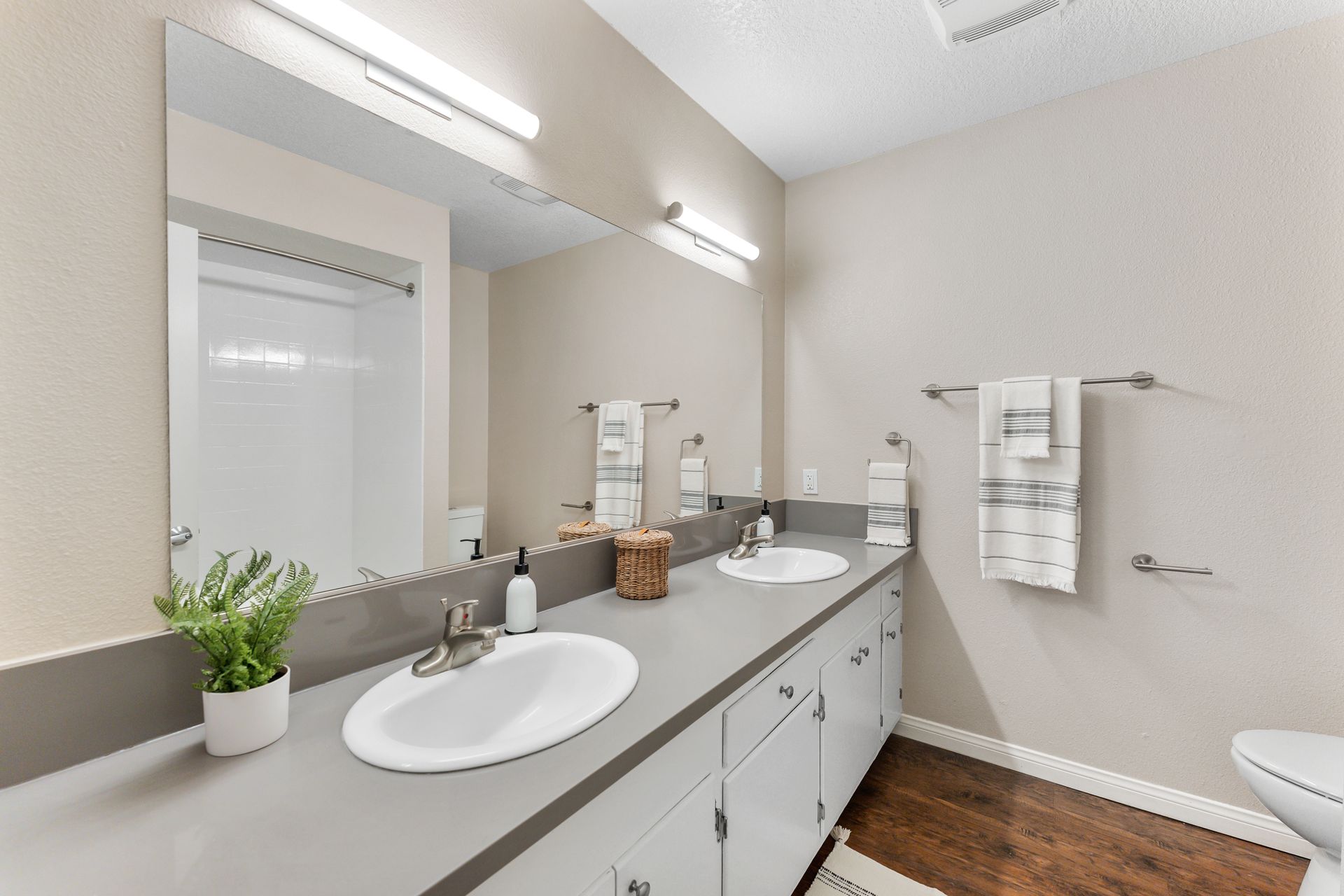 Washington Apartments photo gallery