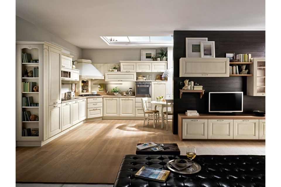 cucina con mobili bianchi