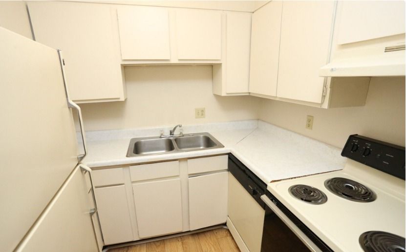 Camelot apartment kitchen