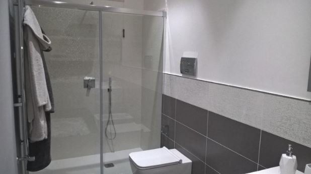 montaggio box doccia