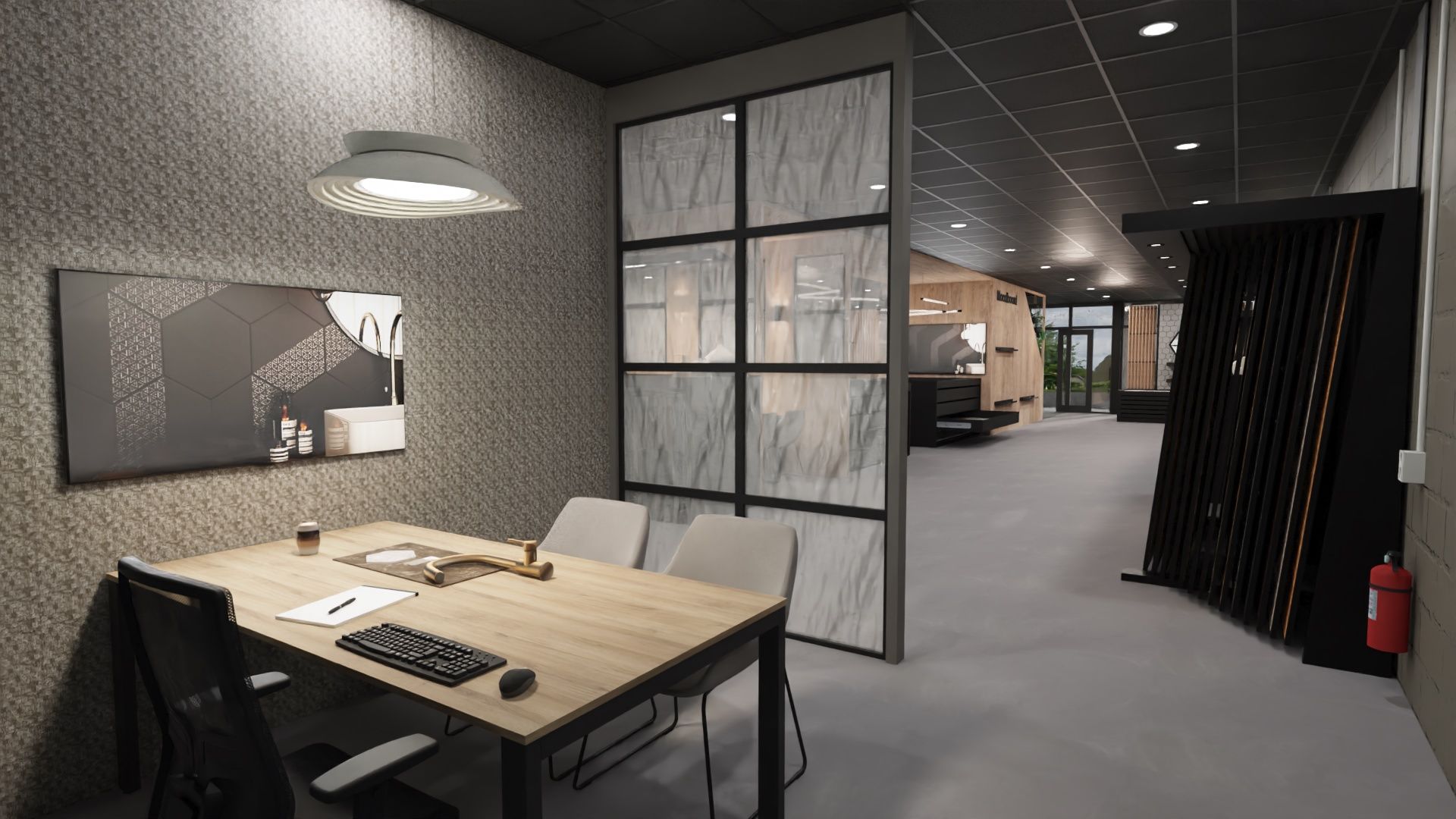 Moderne kantoorruimte met houten tafel, zwarte stoelen, scheidingswand en open gang daarachter.
