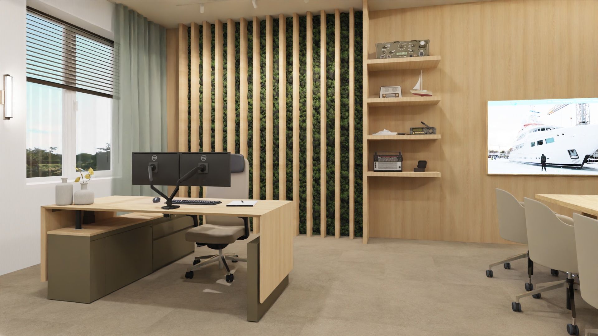 Modern kantoor met houten bureaus, computermonitoren, planken en een gestreepte accentmuur.