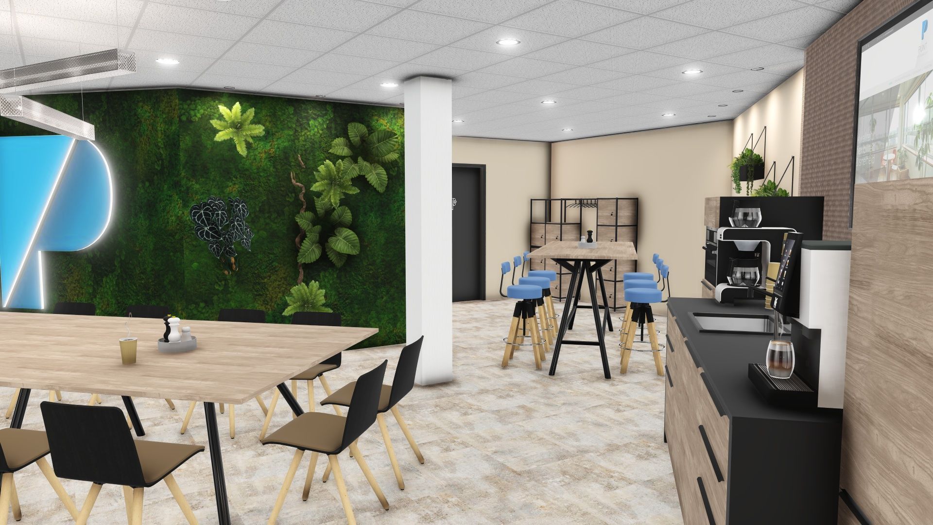 Modern café-interieur met houten tafels, zwarte stoelen, een groene plantenwand en een koffiestation.