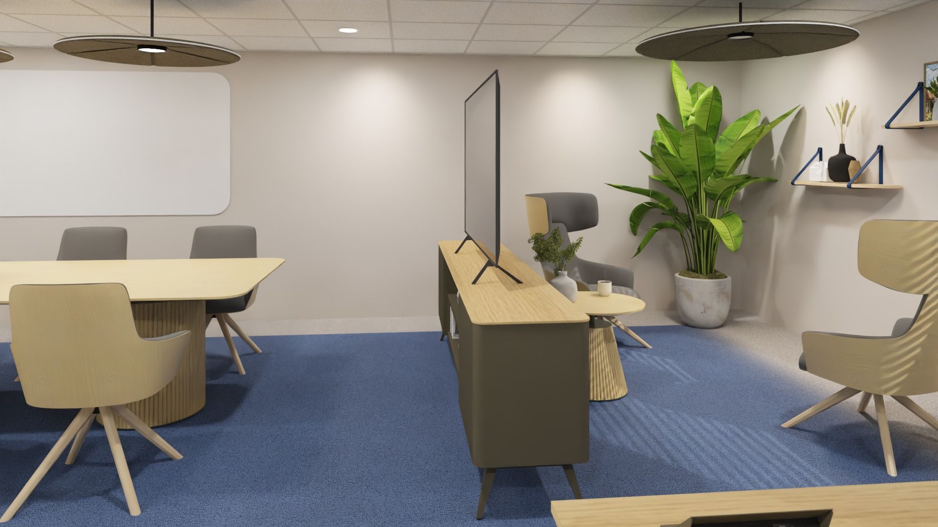 Moderne kantoorlounge met tafels, beige stoelen, blauw tapijt, bureaus en een grote potplant.