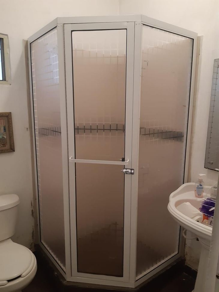 Puertas de baño acrílico