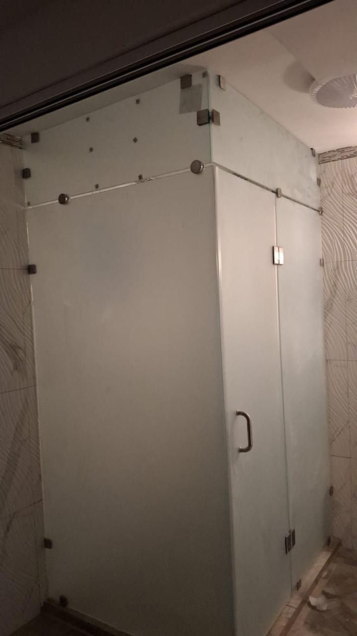 Puertas de baño con vidrio templado