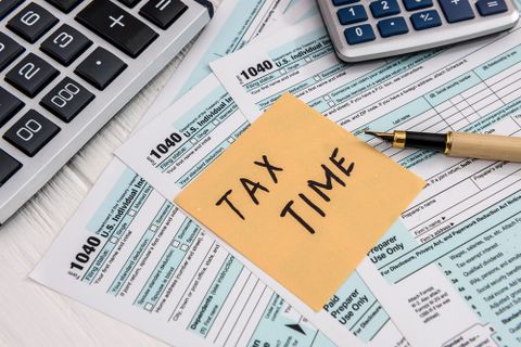 Tax Time on Sticky Note — Fort Gratiot, MI — Thomas L Gaffney CPA PC