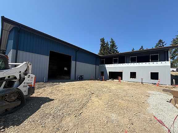 Front view of the new Windsor Plywood retail location on Ganges, BC.
