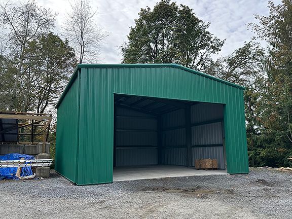 Front view of a garage built by Double Black Construction in British Columbia.