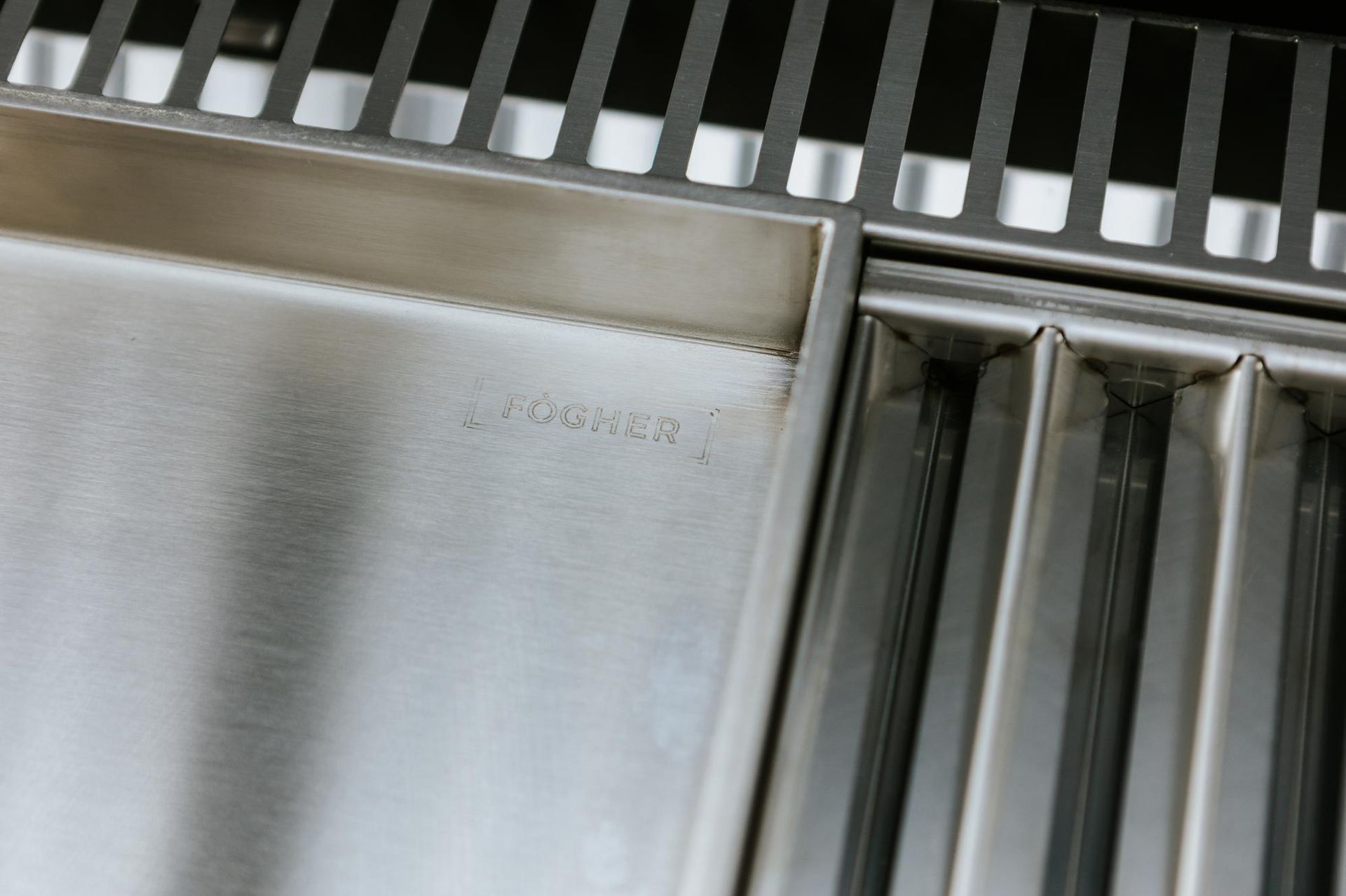 Griglia in acciaio inox con marchio 