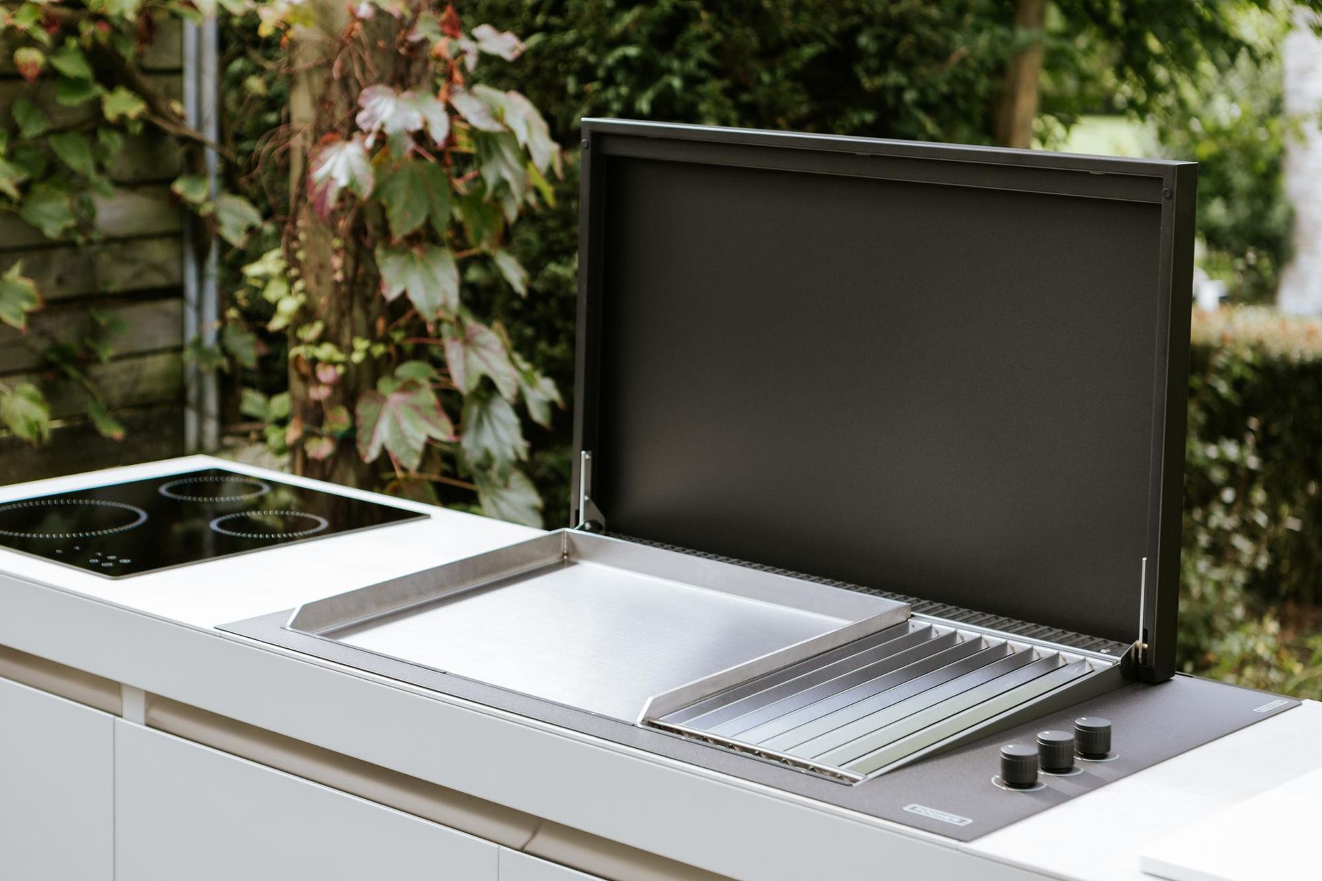 Griglia da esterno con piano cottura, 