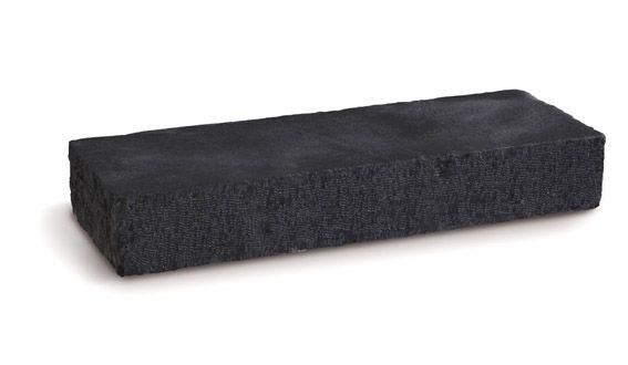 Mattoni rettangolari neri.