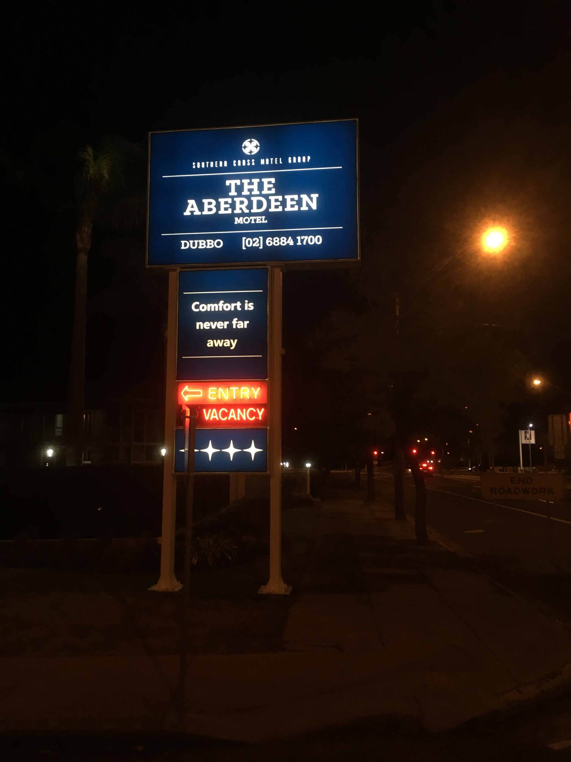 Motel LED Sign — Sign Writing in Dubbo, NSW