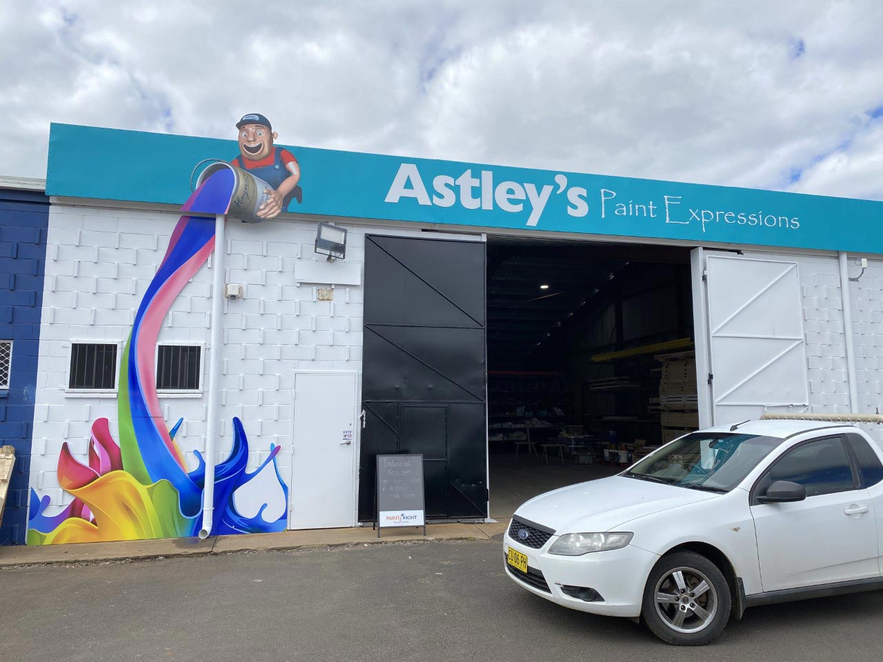 Astley's Paint Expressions Shopfront Sign — Sign Writing in Dubbo, NSW