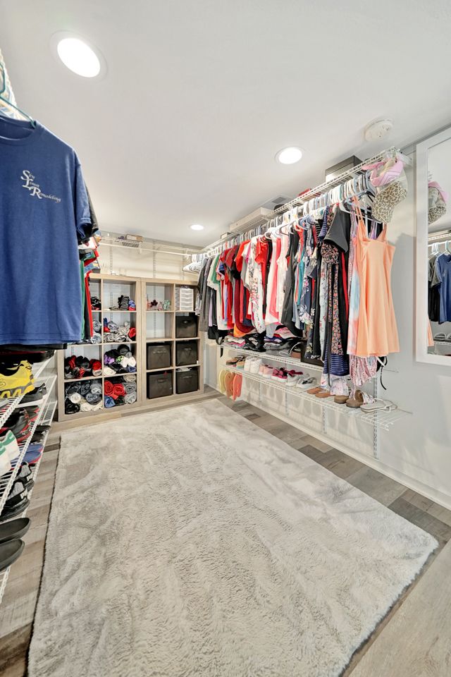 Huge Closet - Lincoln, NE - Skylimit Remodeling