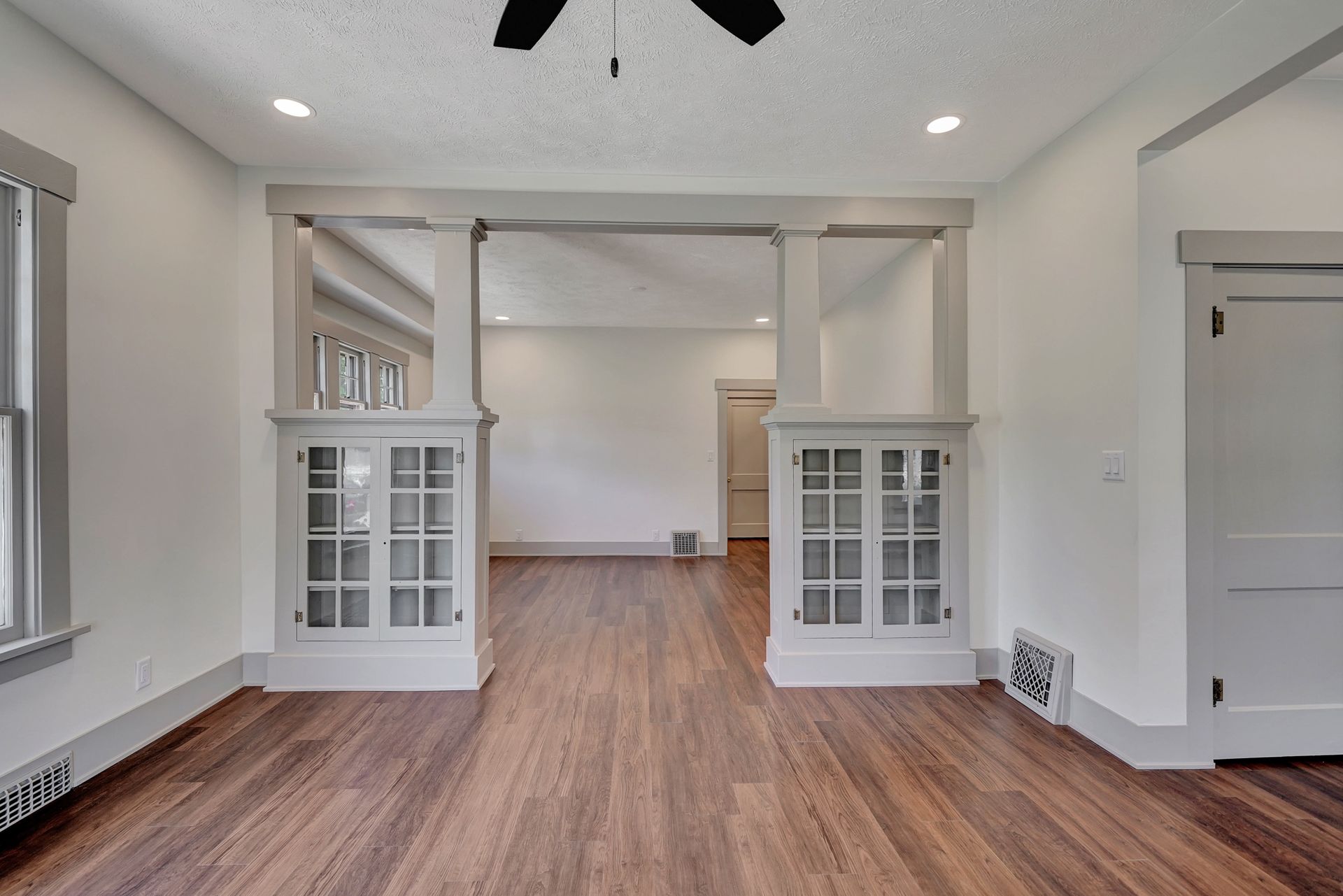 Living room - Lincoln, NE - SkyLimit Remodeling