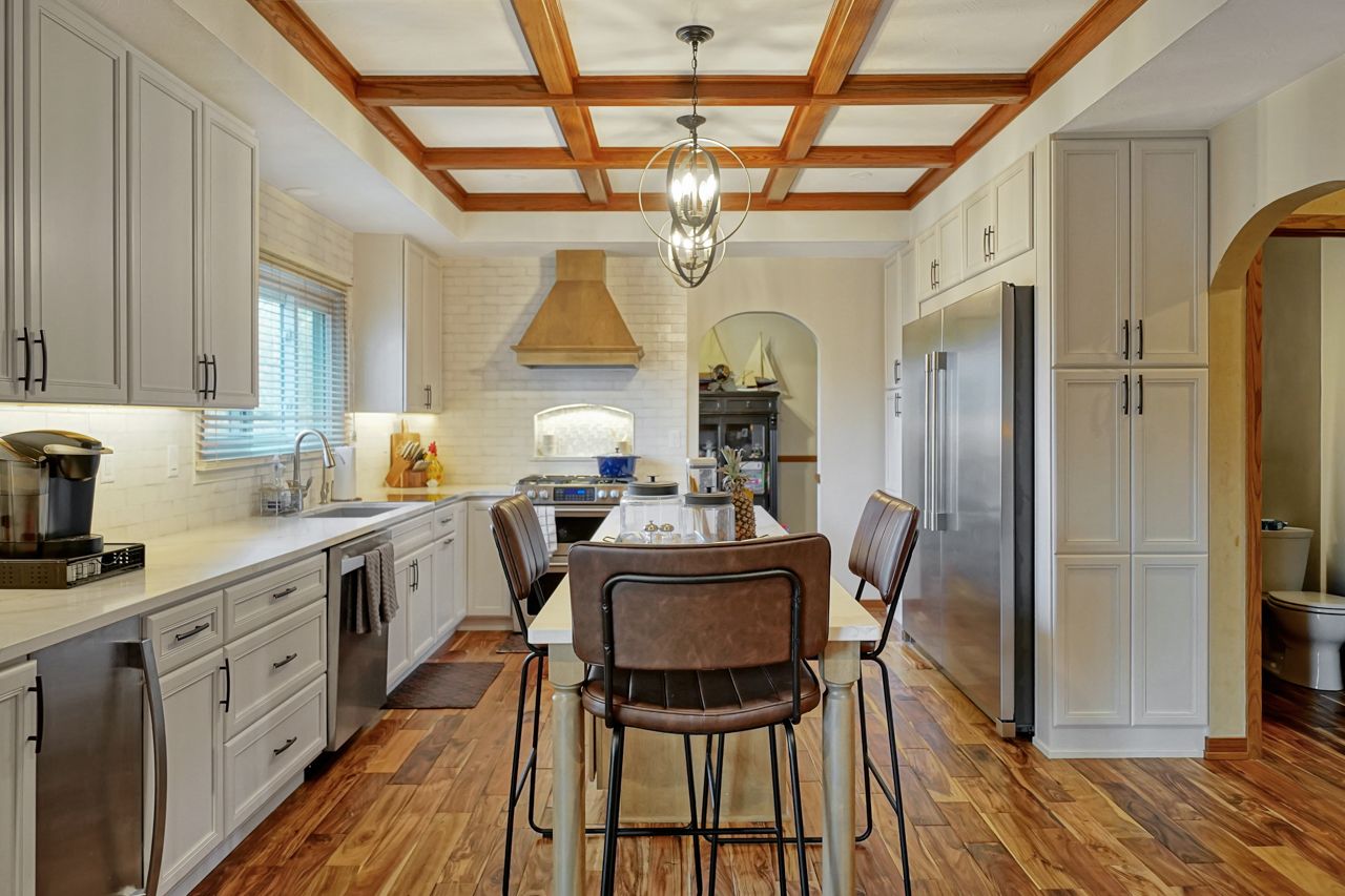 A Modern Ceiling Design - Lincoln, NE - SkyLimit Remodeling