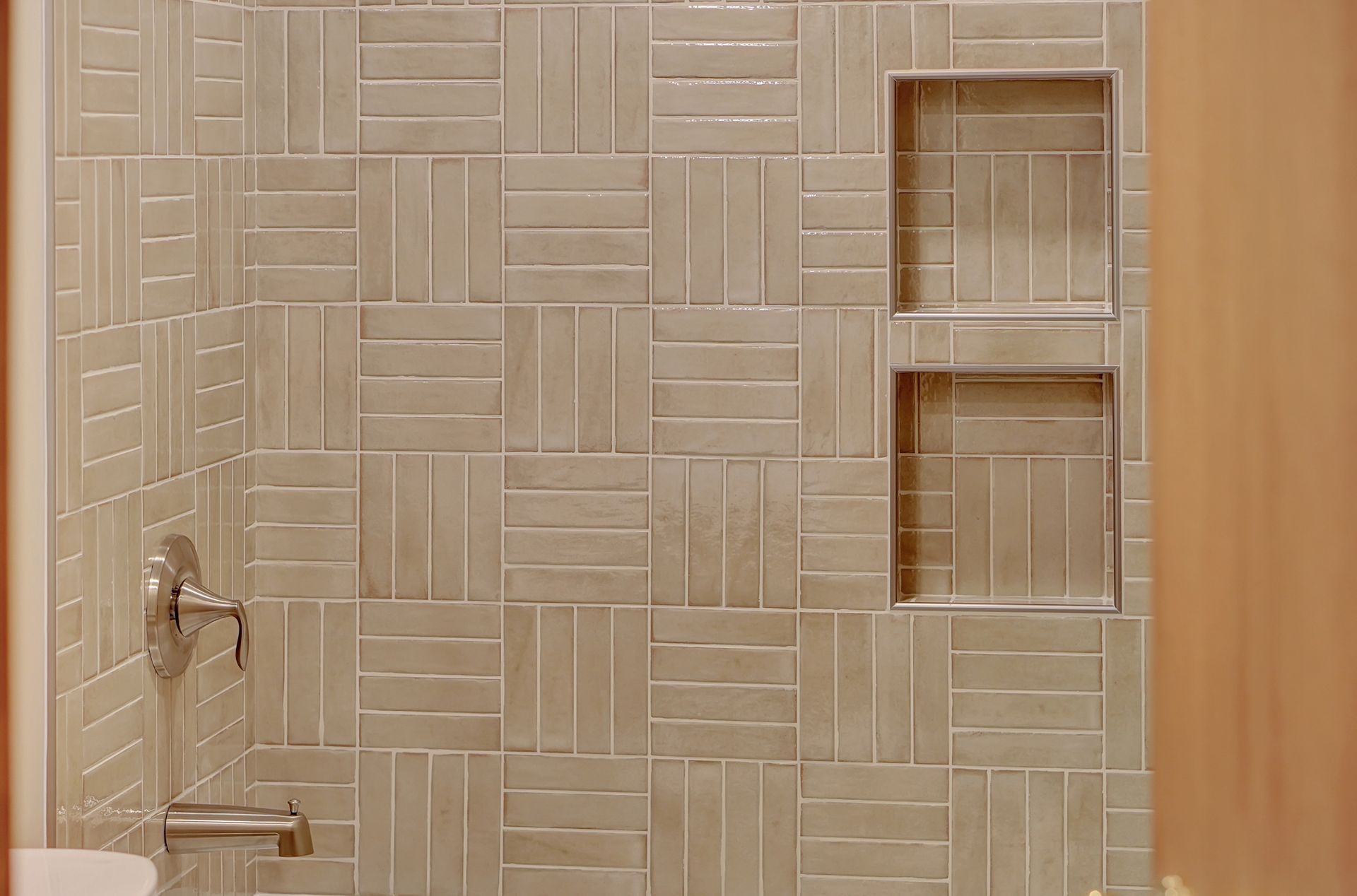 Wall Tiles - Lincoln, NE - SkyLimit Remodeling