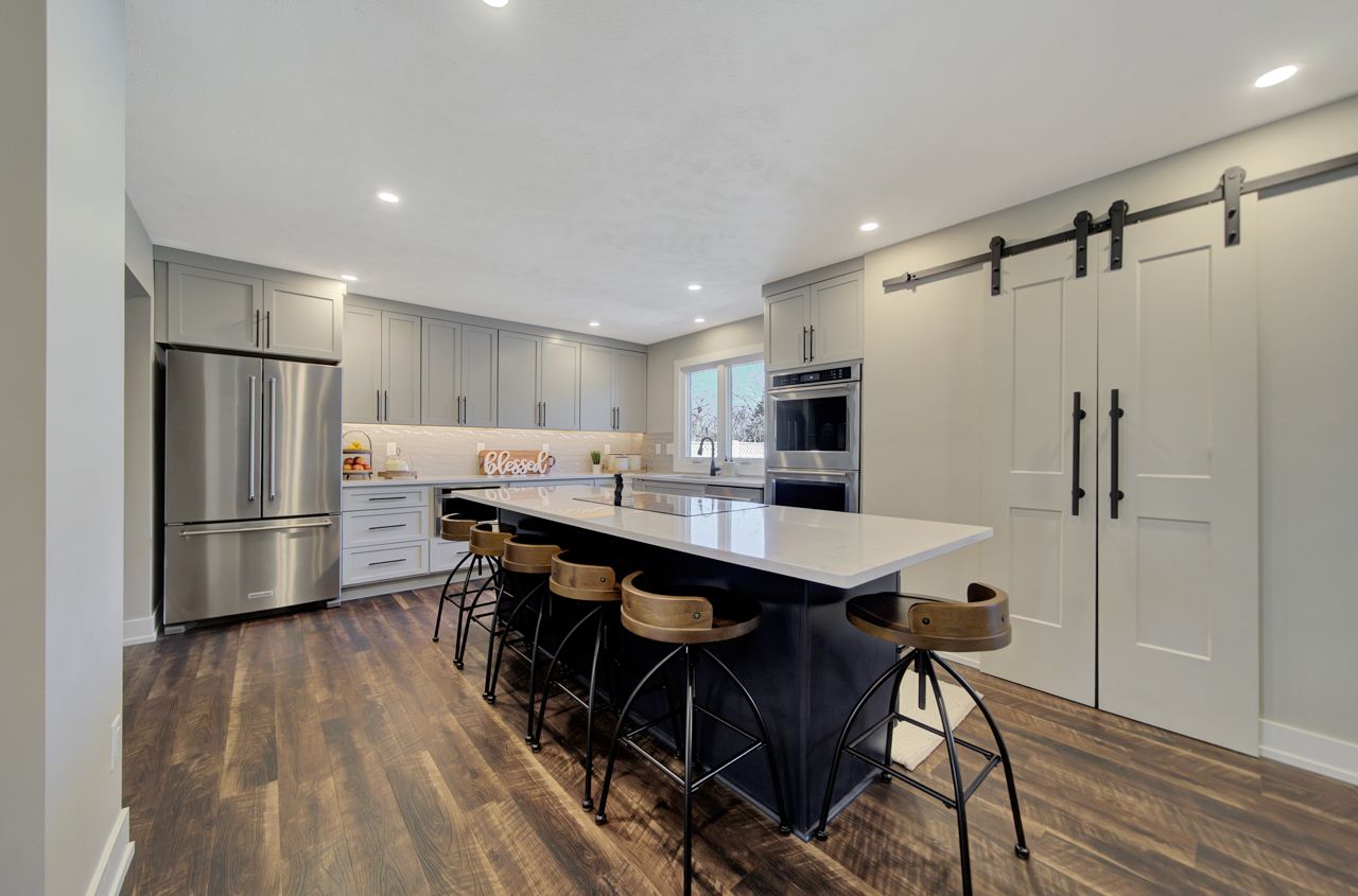 Chairs in kitchen - Lincoln, NE - SkyLimit Remodeling