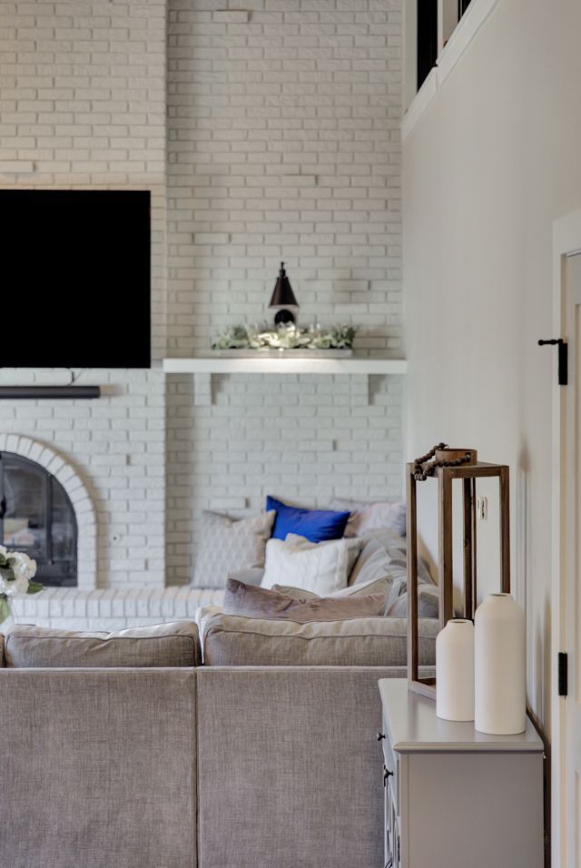 Half view of living room - Lincoln, NE - SkyLimit Remodeling