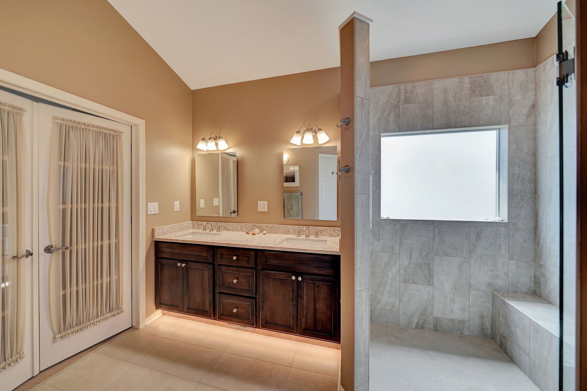 Room Remodel - Lincoln, NE - SkyLimit Remodeling