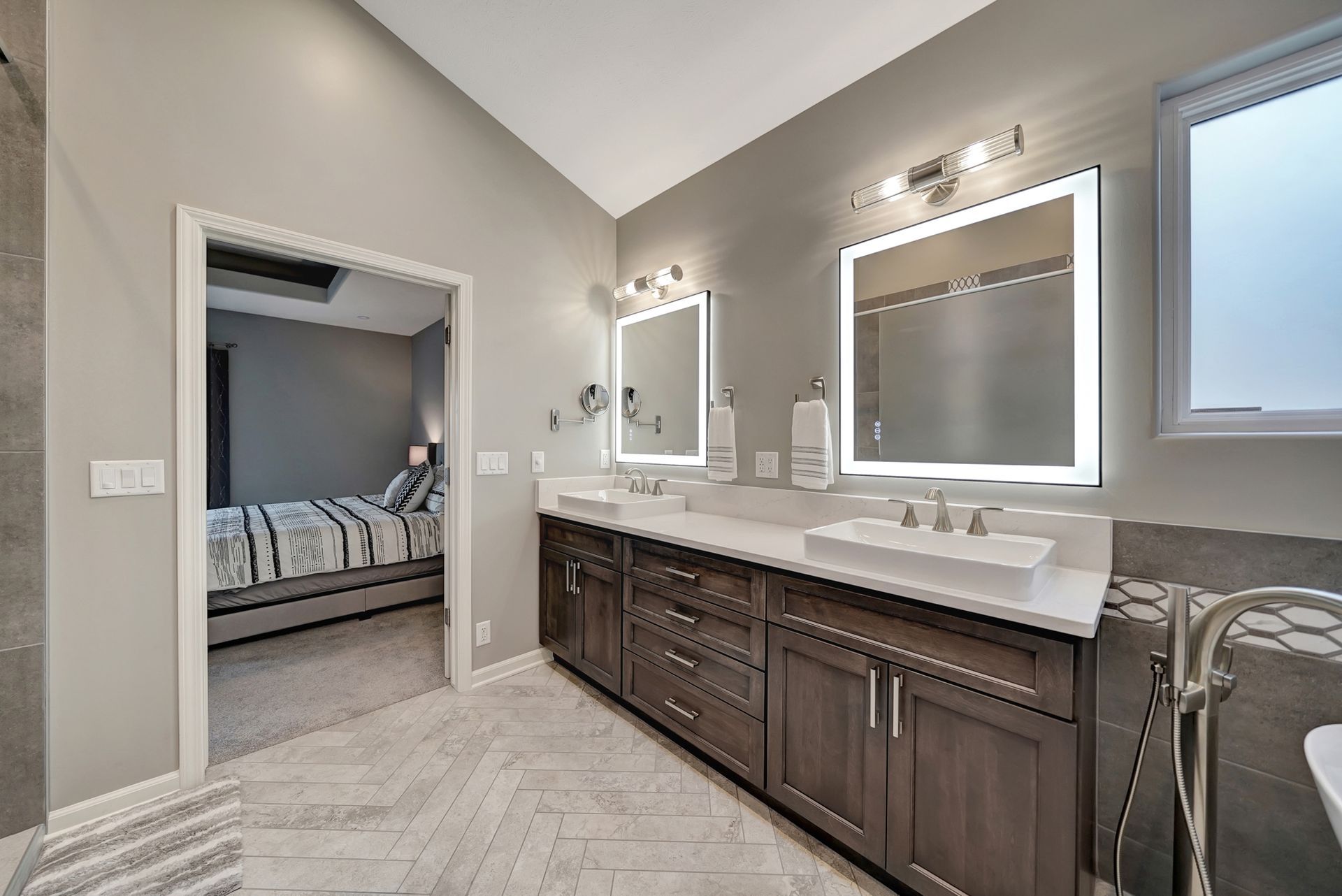 Modern Bathroom - Lincoln, NE - SkyLimit Remodeling