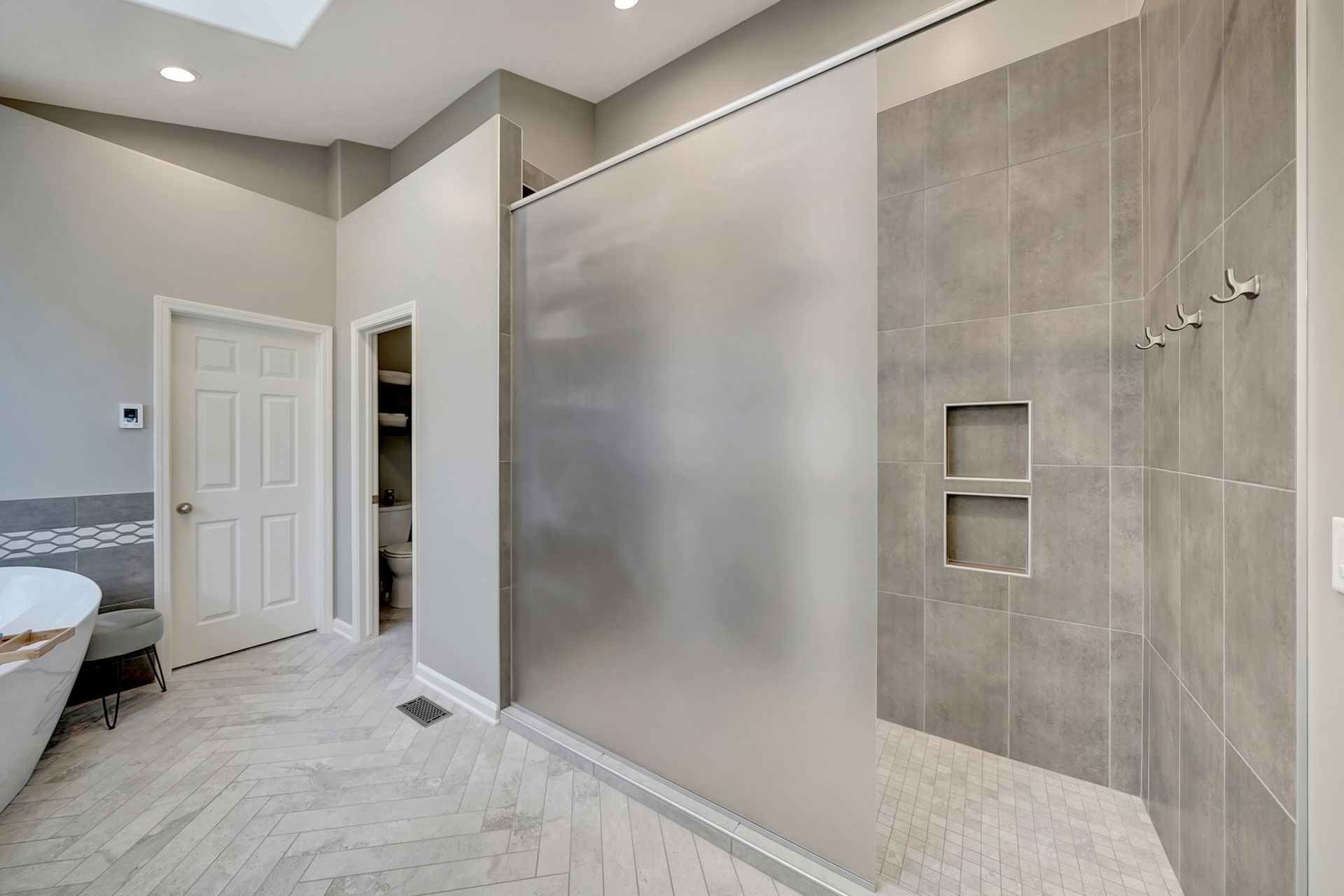 Shower Glass - Lincoln, NE - SkyLimit Remodeling