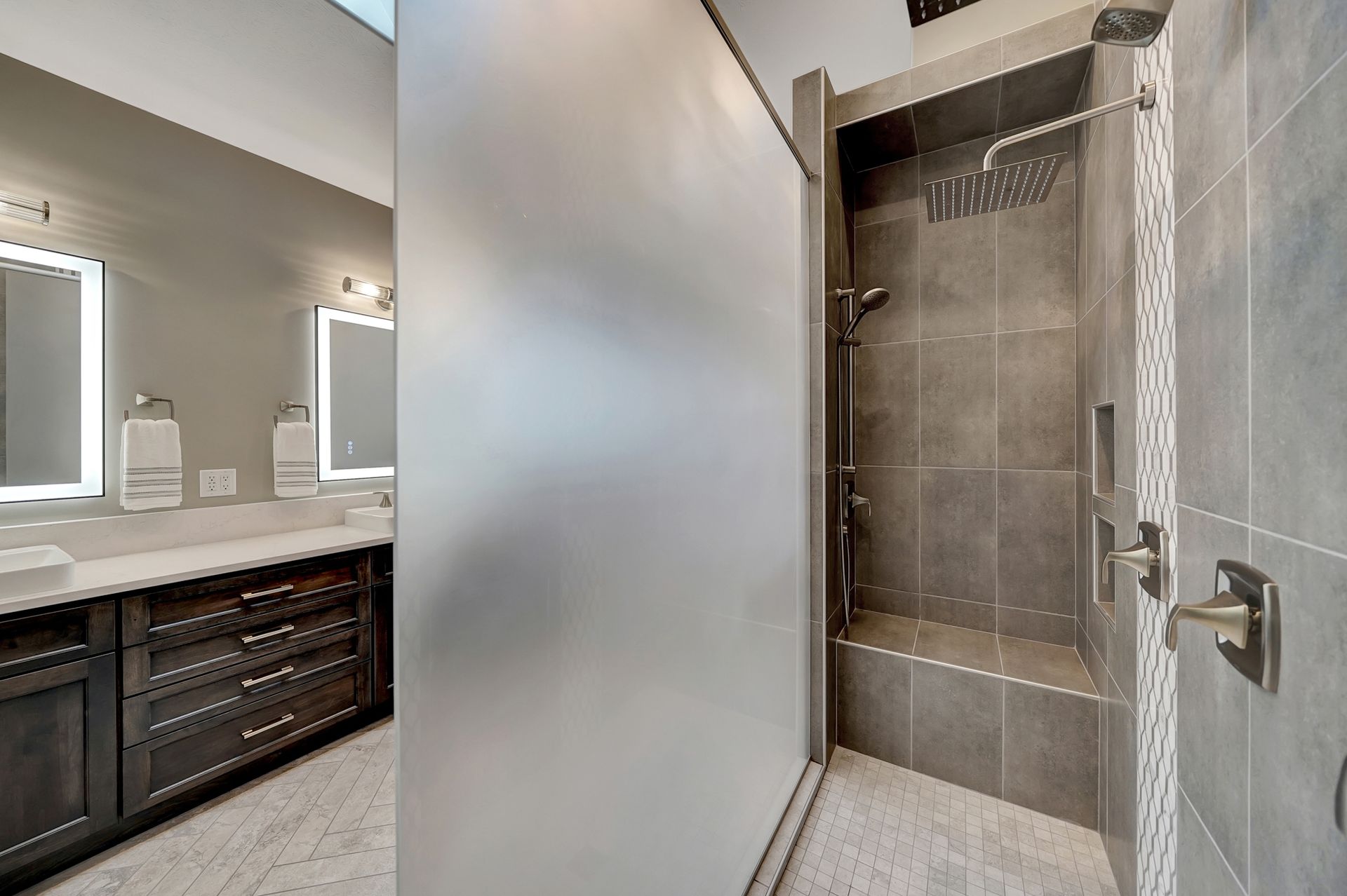 Shower anf Bathroom - Lincoln, NE - SkyLimit Remodeling