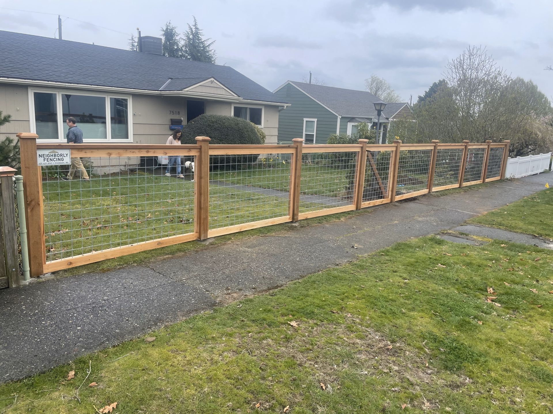 Black Hog Wire Fencing